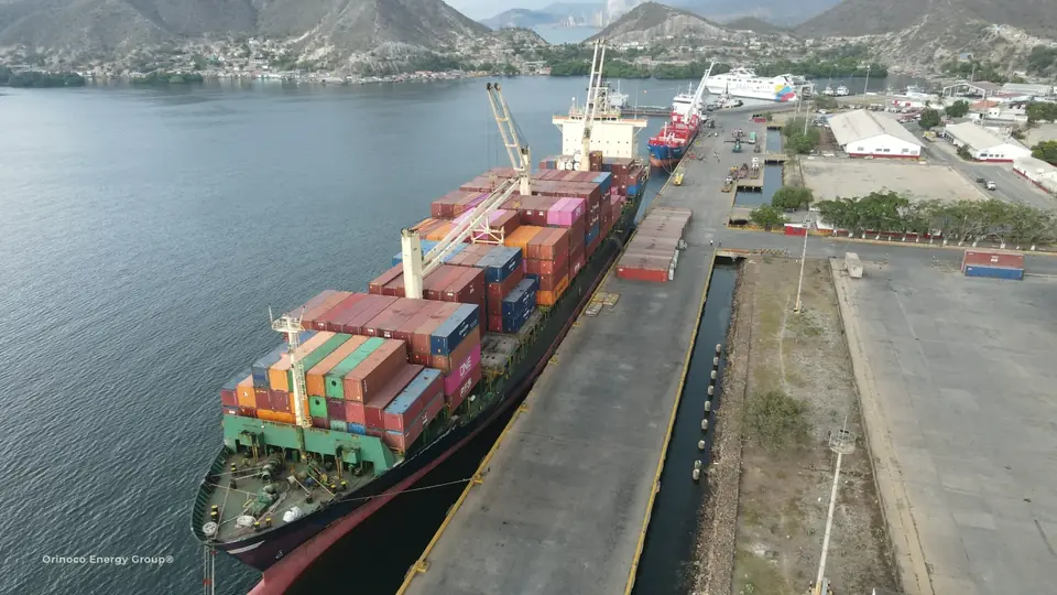 Container vessel alongside the quay